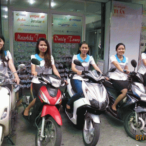 FOODIE TOUR SAIGON ( 6:00PM - 10:00PM )