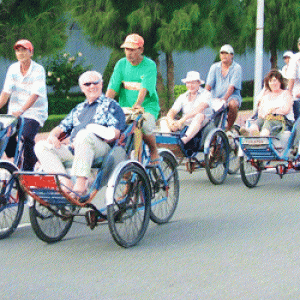 WETER PUPPET SHOW AND DINNER IN CRUISE